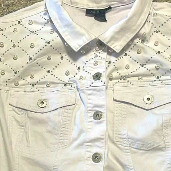 Ashley Stewart bejeweled white Jean Jacket and Crop pants, 22/24 - Picture 7 of 10